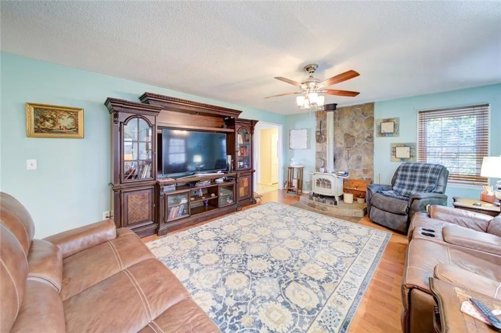 1268 Riverbend Road Demorest, GA 30535