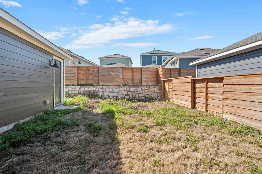 131 Santa Julia Kyle, TX 78640