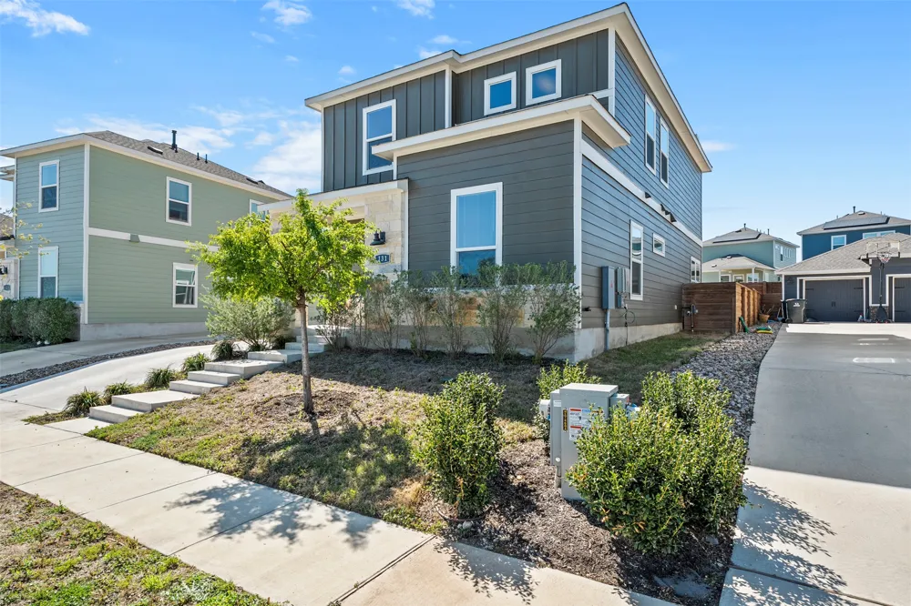 131 Santa Julia Kyle, TX 78640