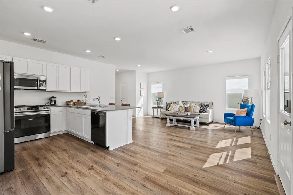 131 Santa Julia Kyle, TX 78640