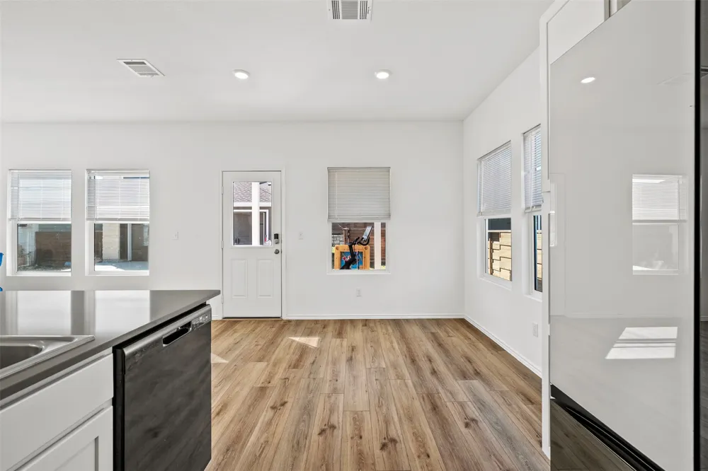 131 Santa Julia Kyle, TX 78640