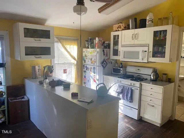 144 Celebrity Dairy Way Siler City, NC 27344
