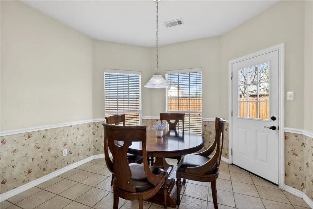 7308 Hawk Lane Sachse, TX 75048