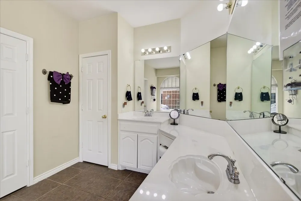 7308 Hawk Lane Sachse, TX 75048