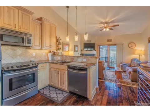 504 Ravenwood Drive #B1