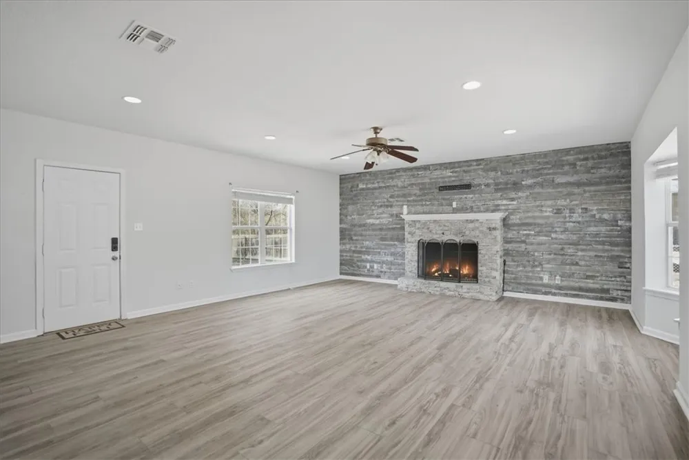 1601 Owens Avenue Three Rivers, TX 78071