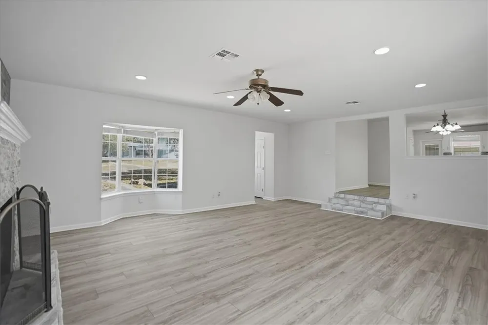 1601 Owens Avenue Three Rivers, TX 78071