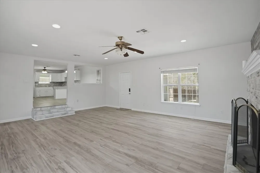 1601 Owens Avenue Three Rivers, TX 78071