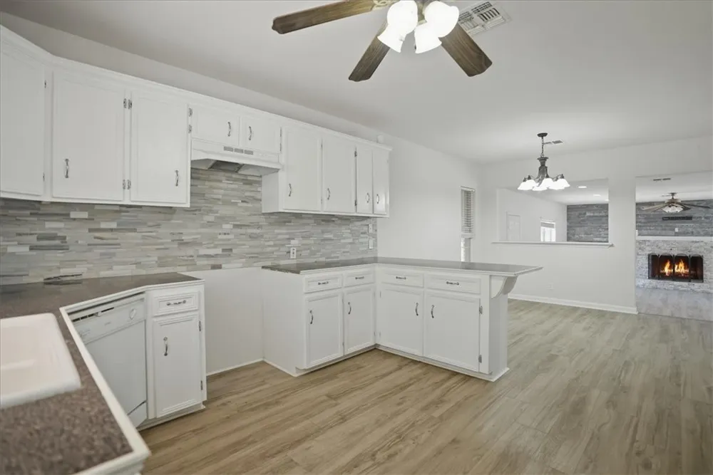 1601 Owens Avenue Three Rivers, TX 78071