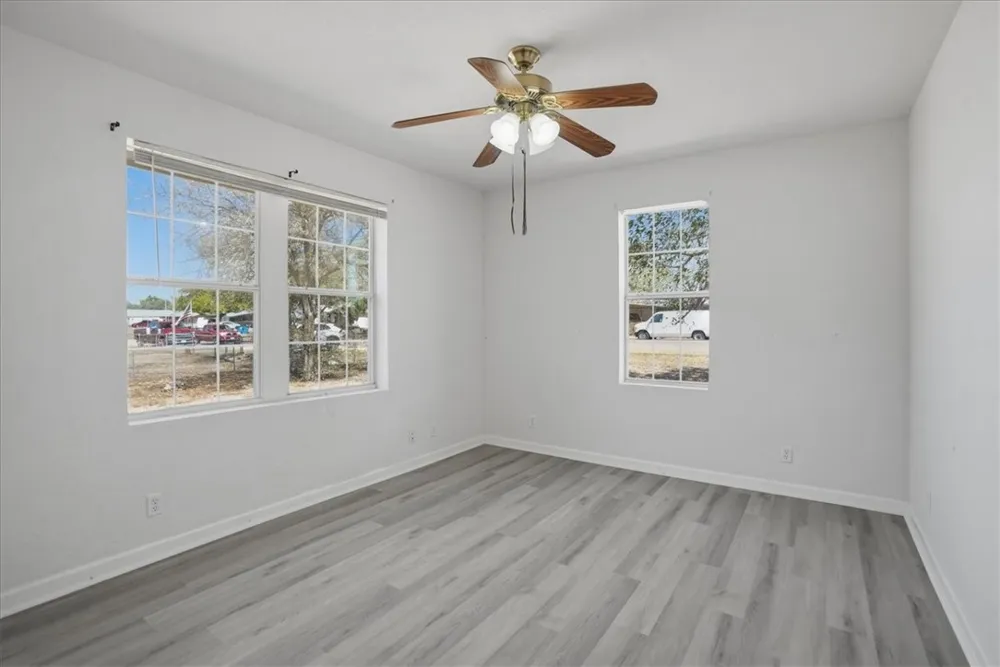 1601 Owens Avenue Three Rivers, TX 78071