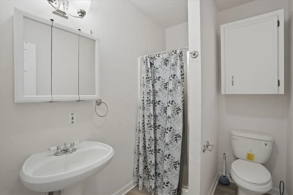 1601 Owens Avenue Three Rivers, TX 78071