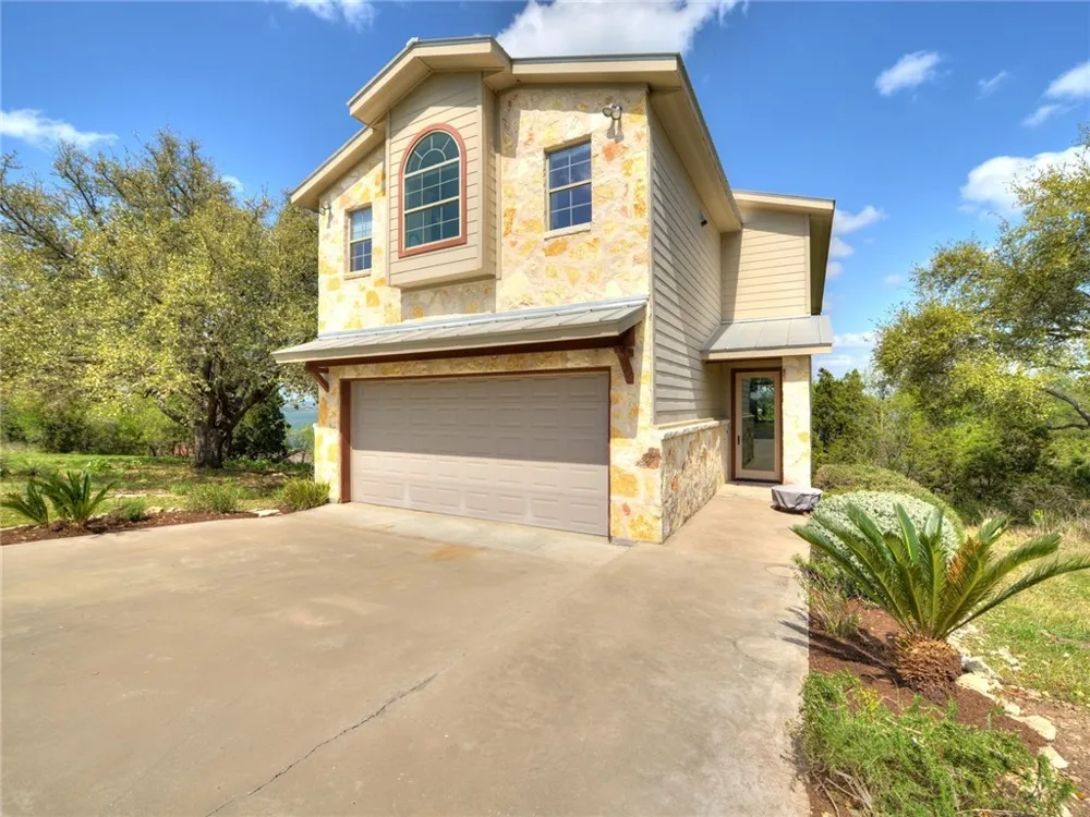 115 Hill Loop Spicewood, TX 78669