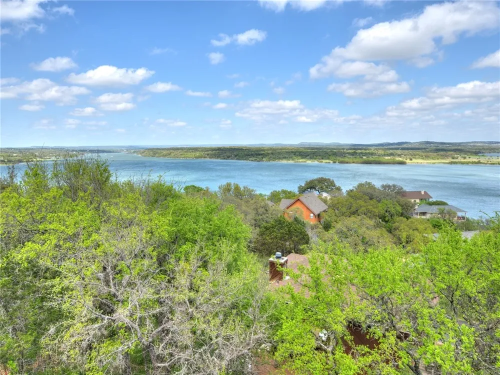 115 Hill Loop Spicewood, TX 78669