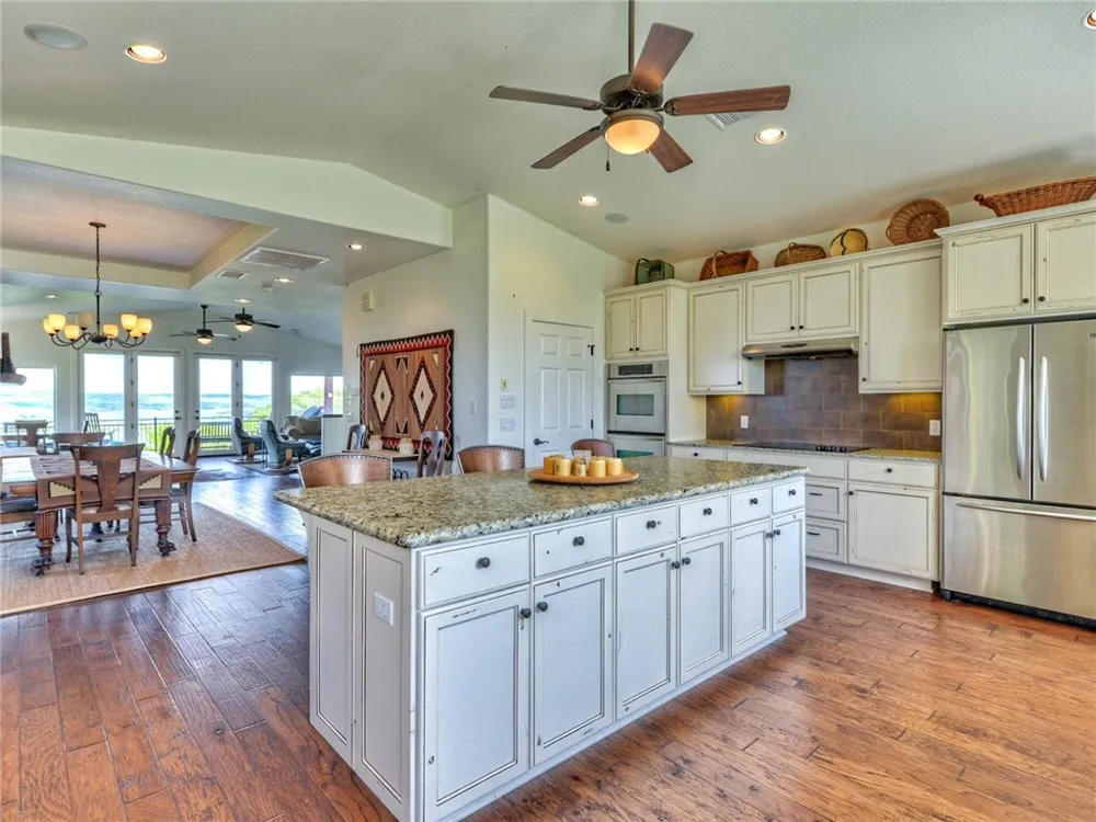 115 Hill Loop Spicewood, TX 78669