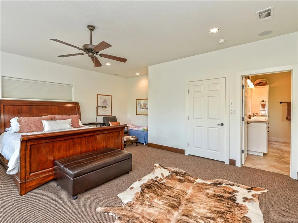 115 Hill Loop Spicewood, TX 78669