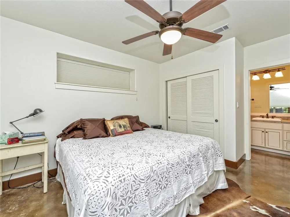 115 Hill Loop Spicewood, TX 78669