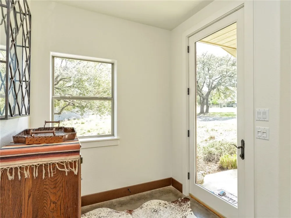 115 Hill Loop Spicewood, TX 78669