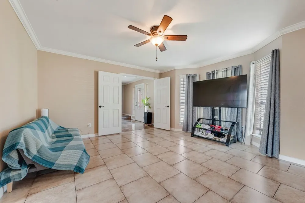 5701 Sea Breeze Lane Fort Worth, TX 76135