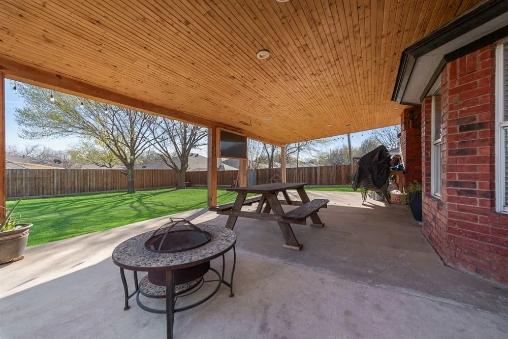 5701 Sea Breeze Lane Fort Worth, TX 76135