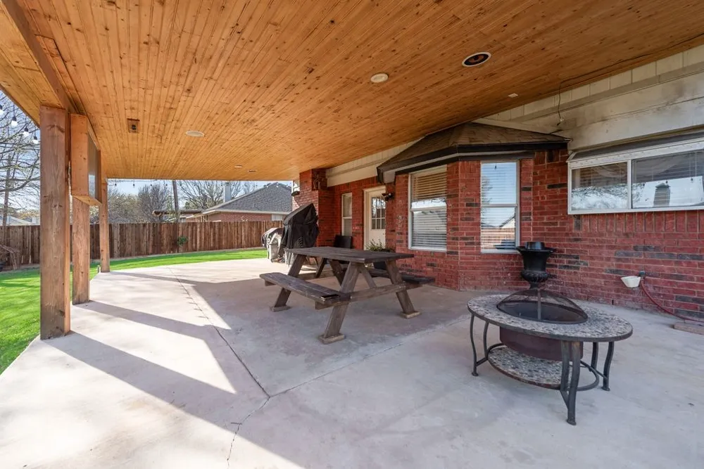 5701 Sea Breeze Lane Fort Worth, TX 76135