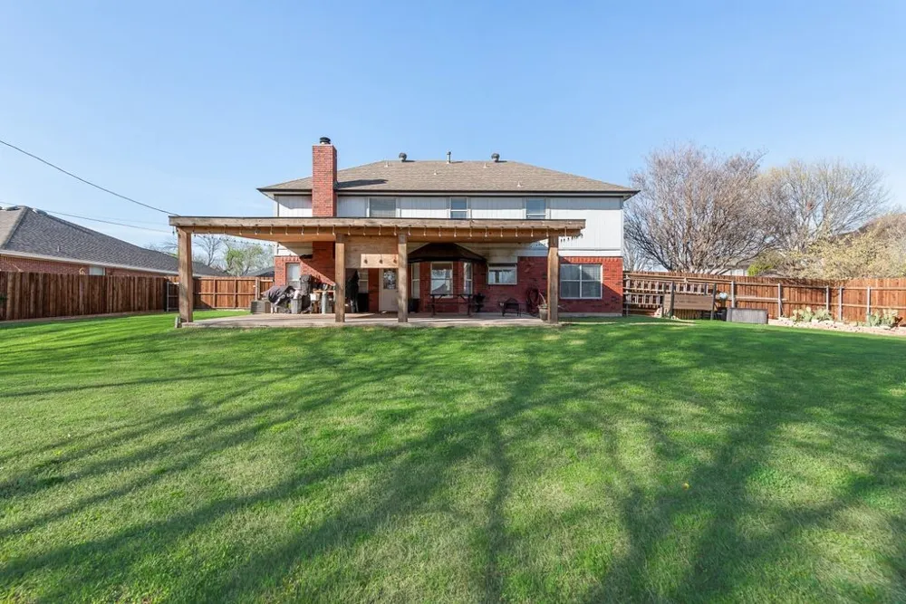 5701 Sea Breeze Lane Fort Worth, TX 76135
