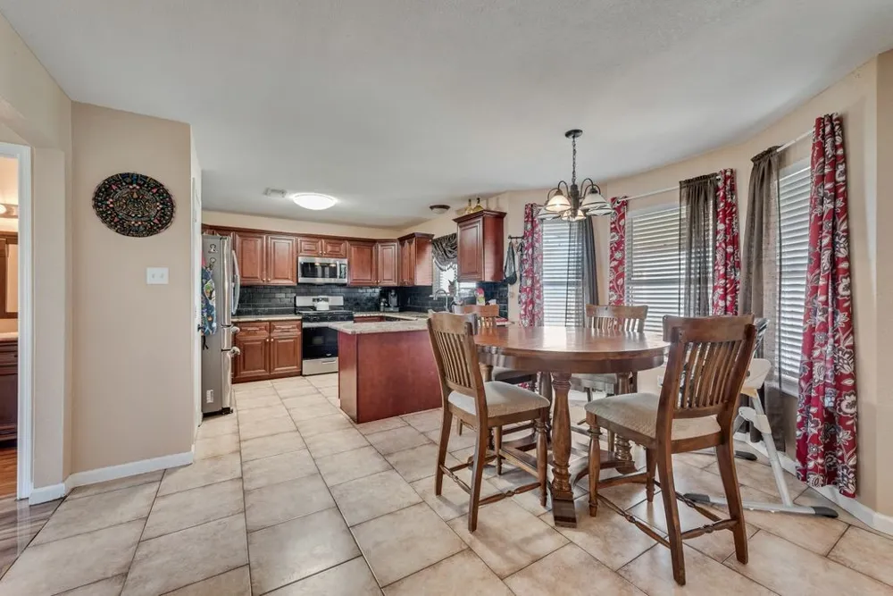 5701 Sea Breeze Lane Fort Worth, TX 76135