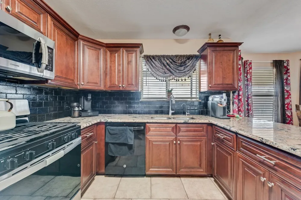 5701 Sea Breeze Lane Fort Worth, TX 76135