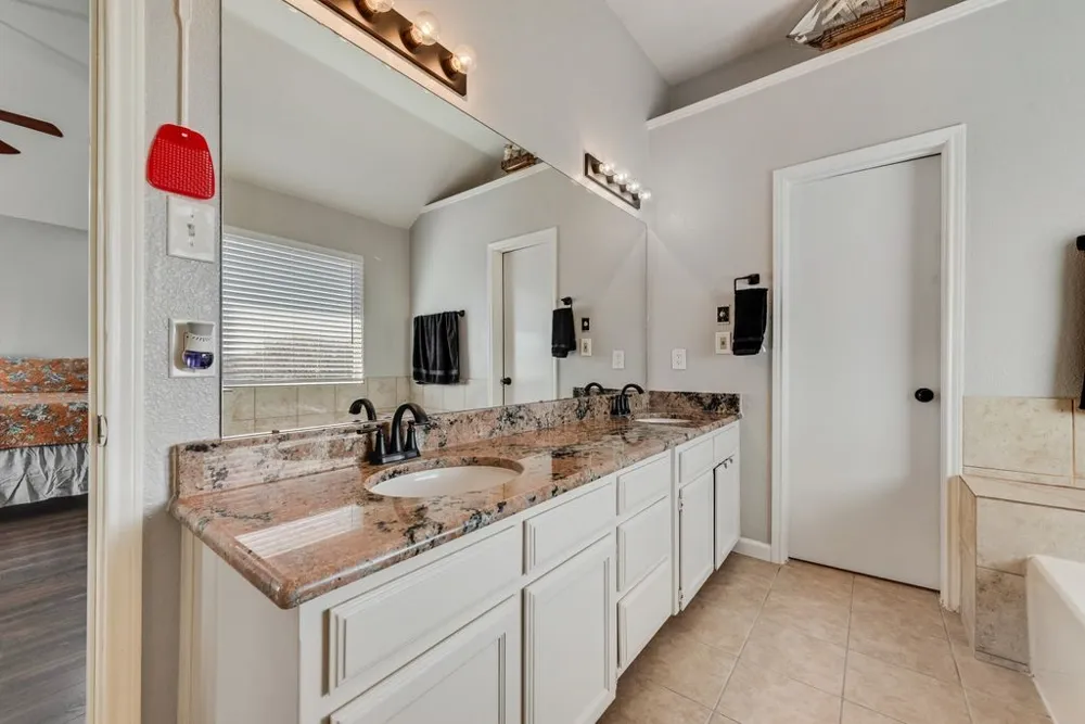 5701 Sea Breeze Lane Fort Worth, TX 76135