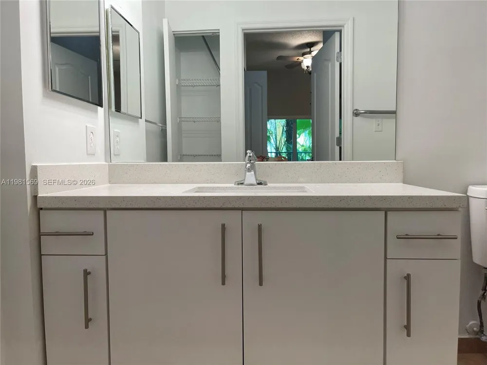6001 SW 70th St #130 South Miami, FL 33143