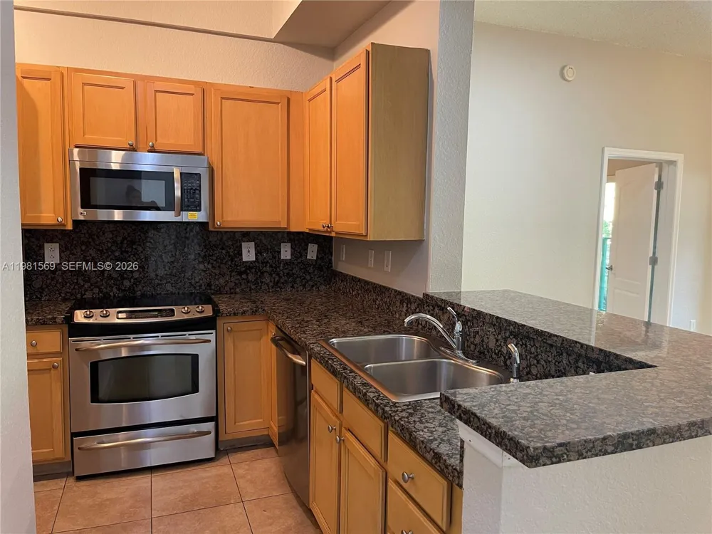 6001 SW 70th St #130 South Miami, FL 33143