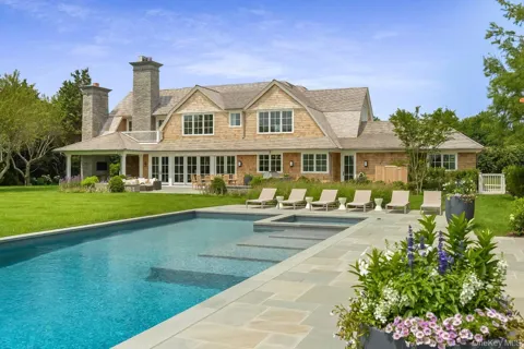 571 Pauls Lane