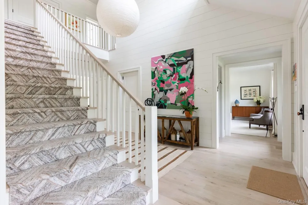 571 Pauls Lane Bridgehampton, NY 11932