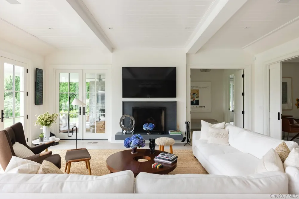 571 Pauls Lane Bridgehampton, NY 11932