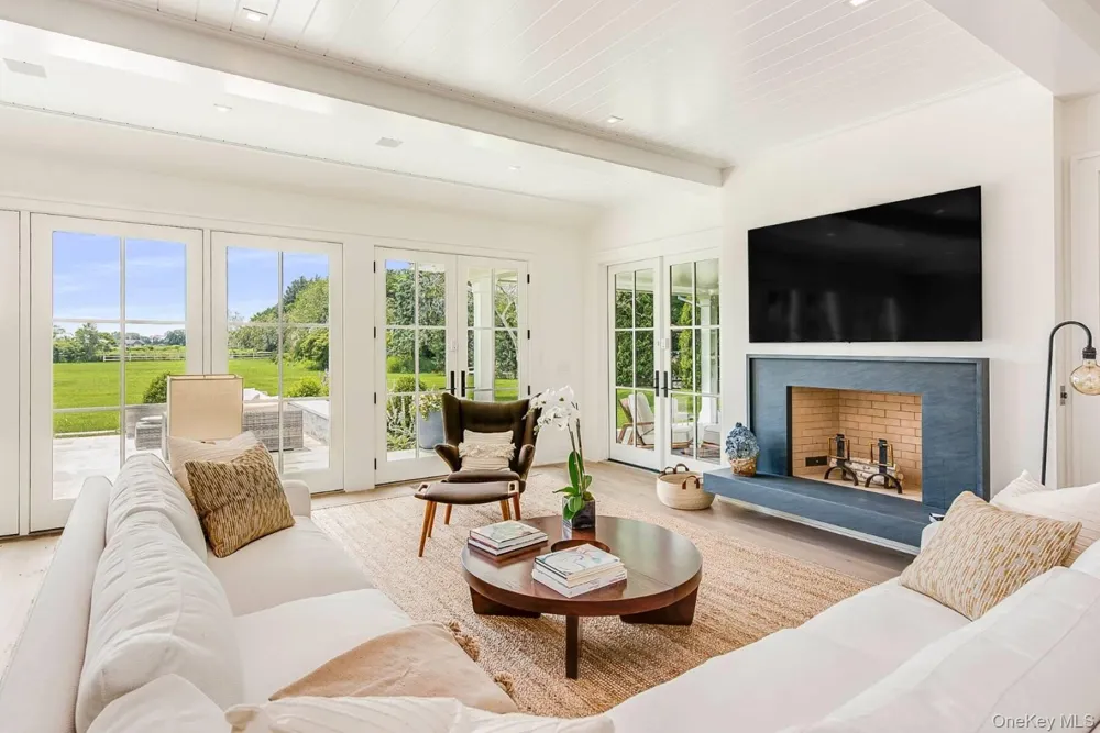 571 Pauls Lane Bridgehampton, NY 11932