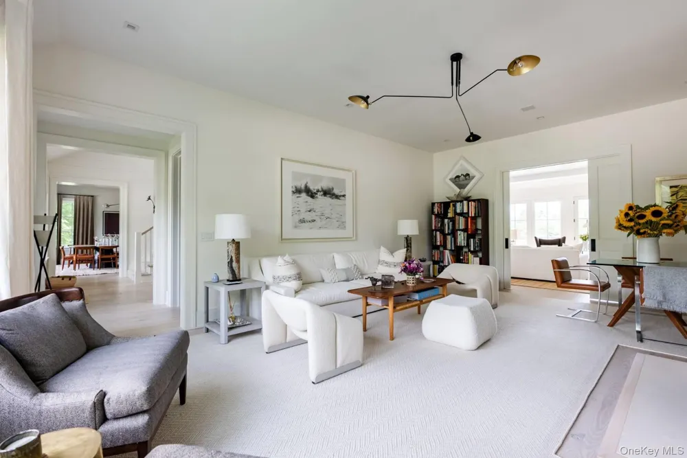 571 Pauls Lane Bridgehampton, NY 11932
