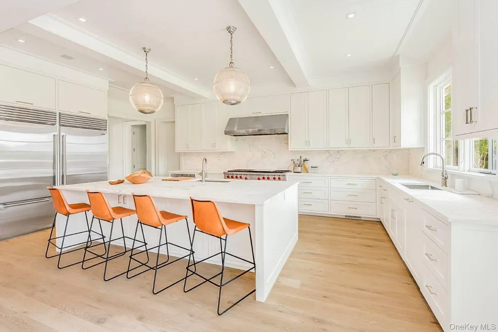 571 Pauls Lane Bridgehampton, NY 11932
