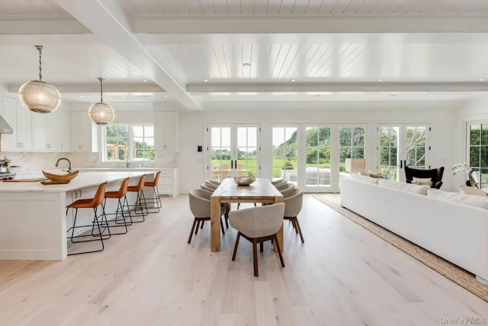 571 Pauls Lane Bridgehampton, NY 11932
