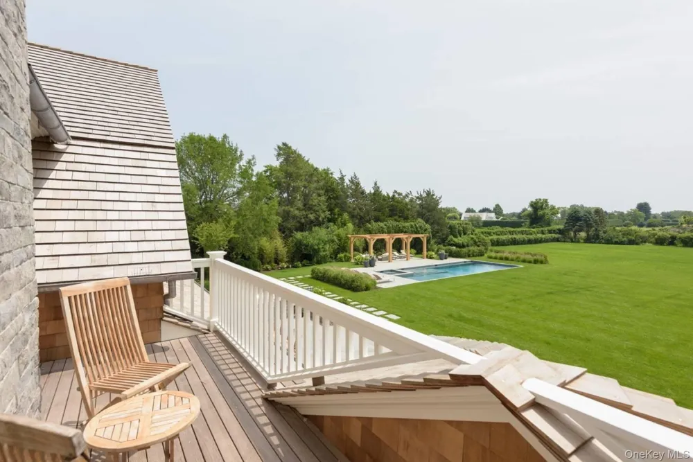 571 Pauls Lane Bridgehampton, NY 11932