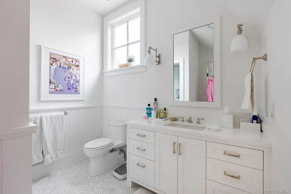 571 Pauls Lane Bridgehampton, NY 11932