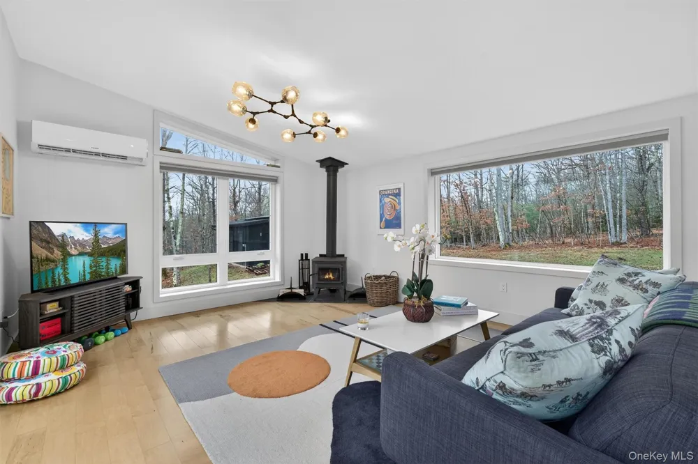 119 Lenni Lenape Road Narrowsburg, NY 12764