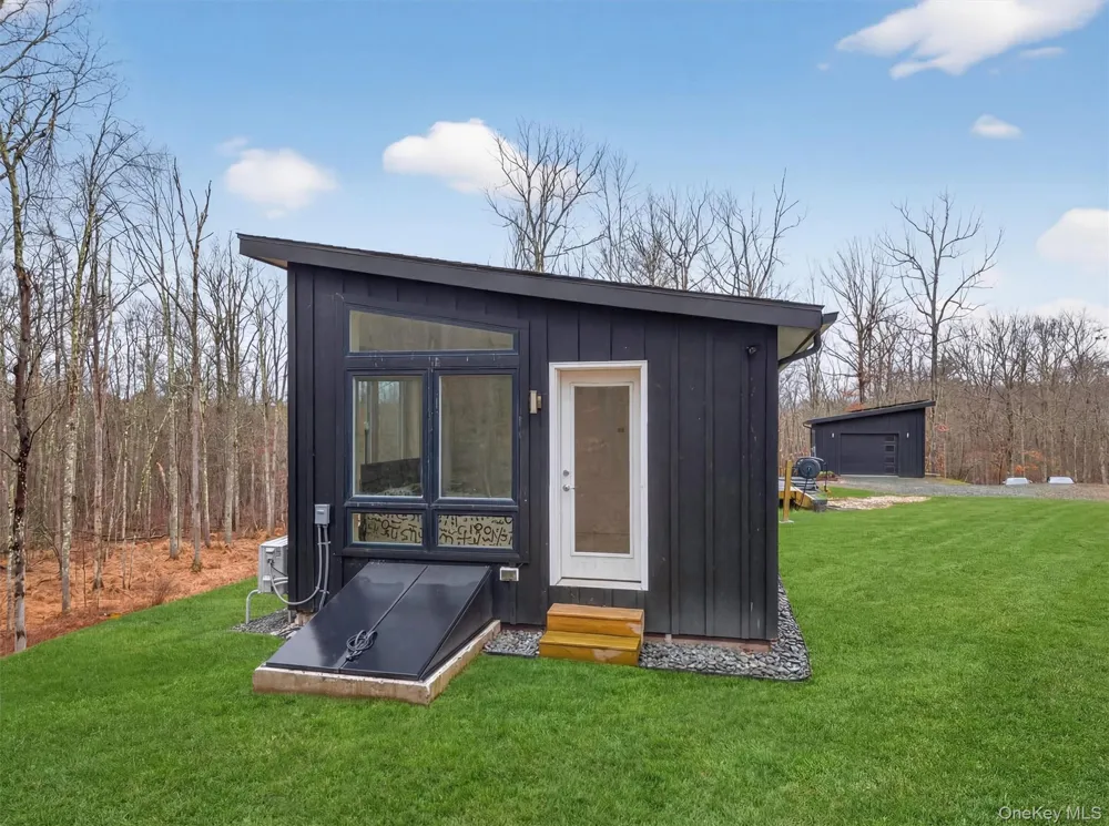 119 Lenni Lenape Road Narrowsburg, NY 12764