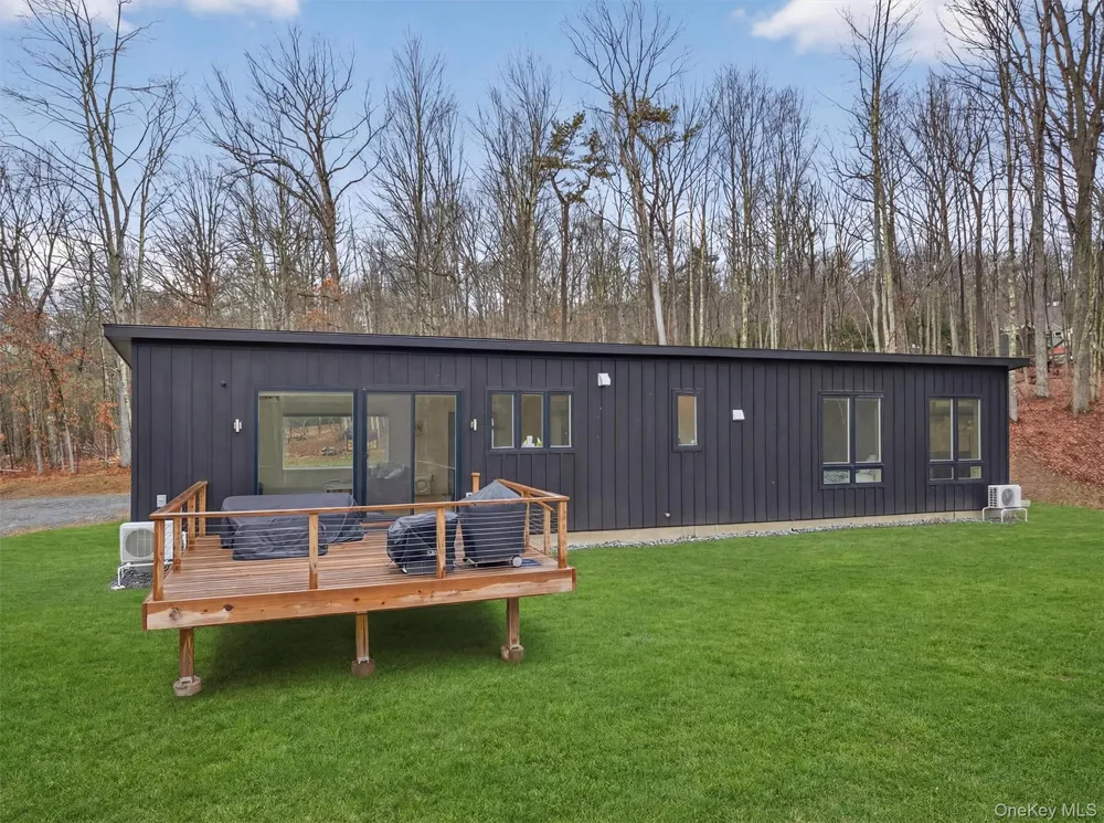119 Lenni Lenape Road Narrowsburg, NY 12764