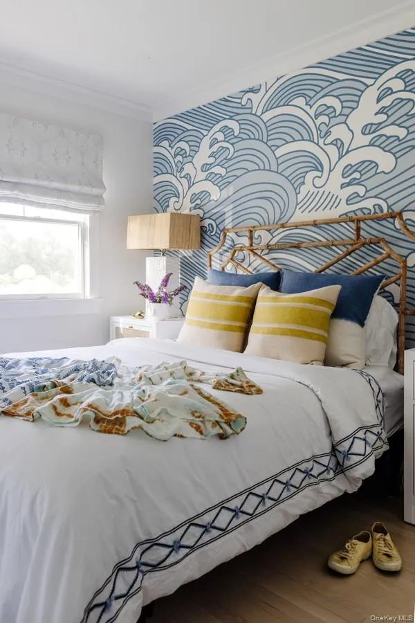 48 Middle Pond Road Southampton, NY 11968