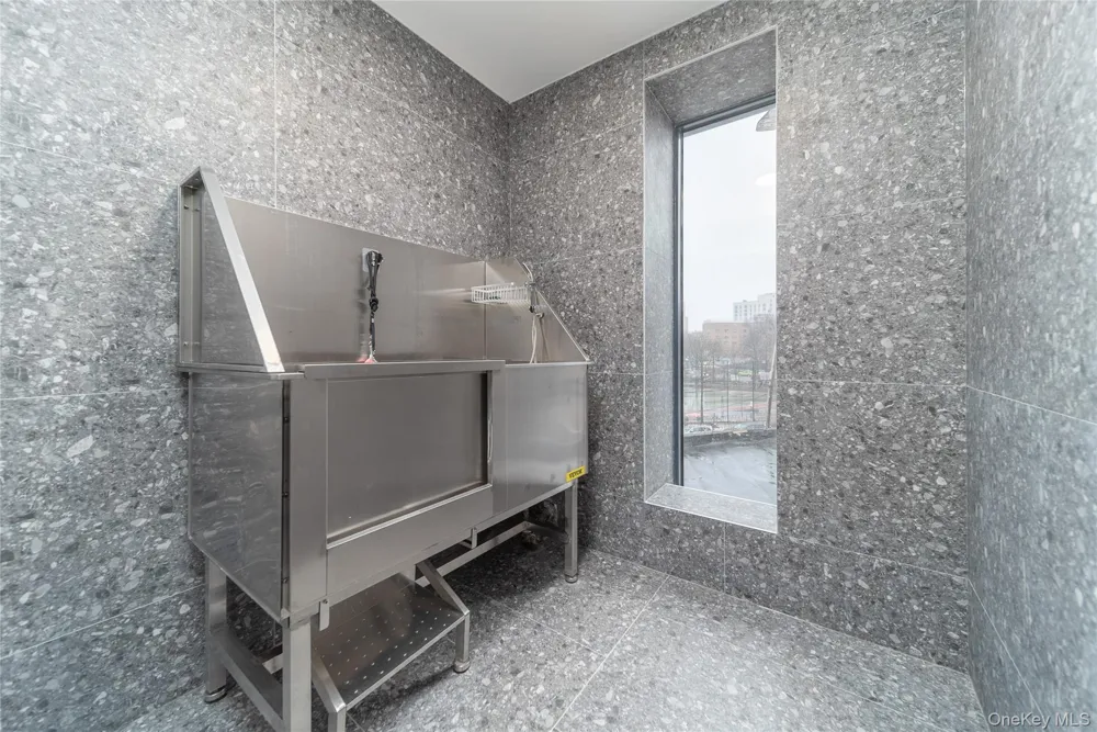 3005 Vernon Boulevard #6I Astoria, NY 11102