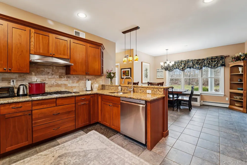 25 Navajo Trail Sloatsburg, NY 10974