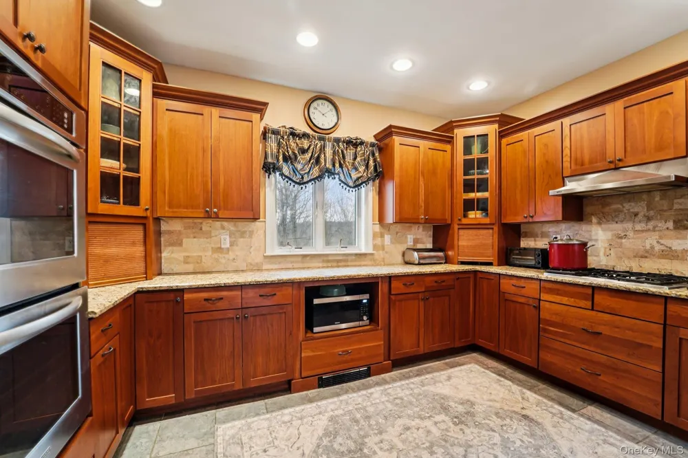 25 Navajo Trail Sloatsburg, NY 10974