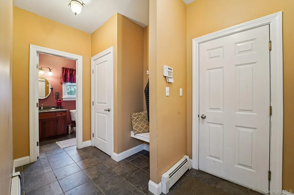 25 Navajo Trail Sloatsburg, NY 10974