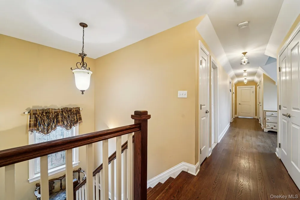 25 Navajo Trail Sloatsburg, NY 10974
