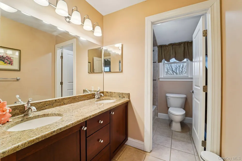25 Navajo Trail Sloatsburg, NY 10974