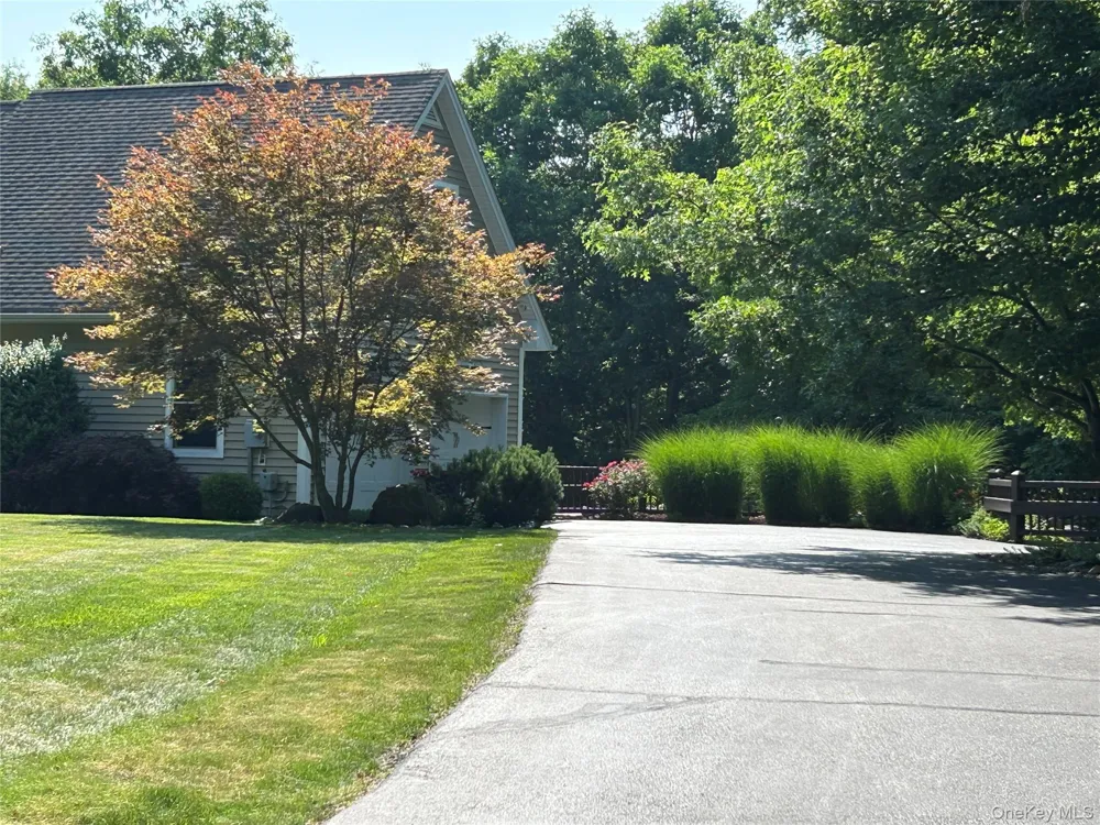 25 Navajo Trail Sloatsburg, NY 10974